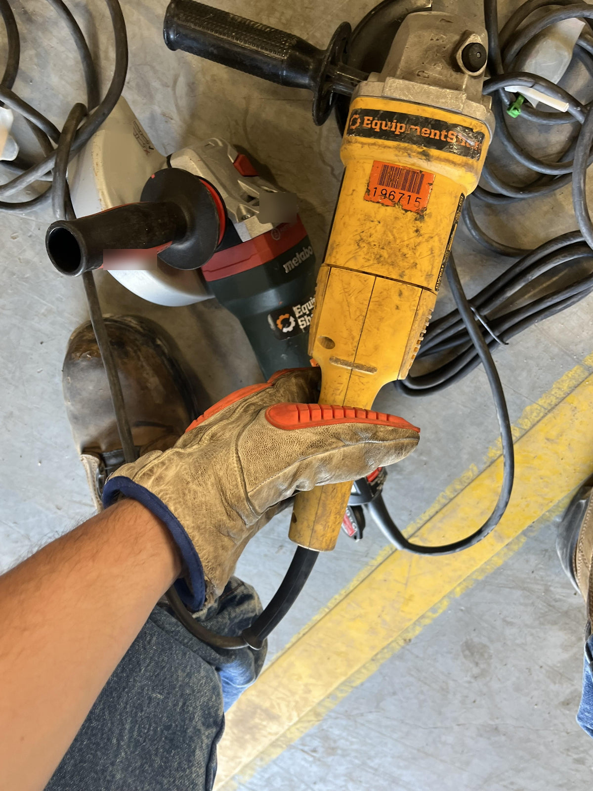 2021 DEWALT DW831