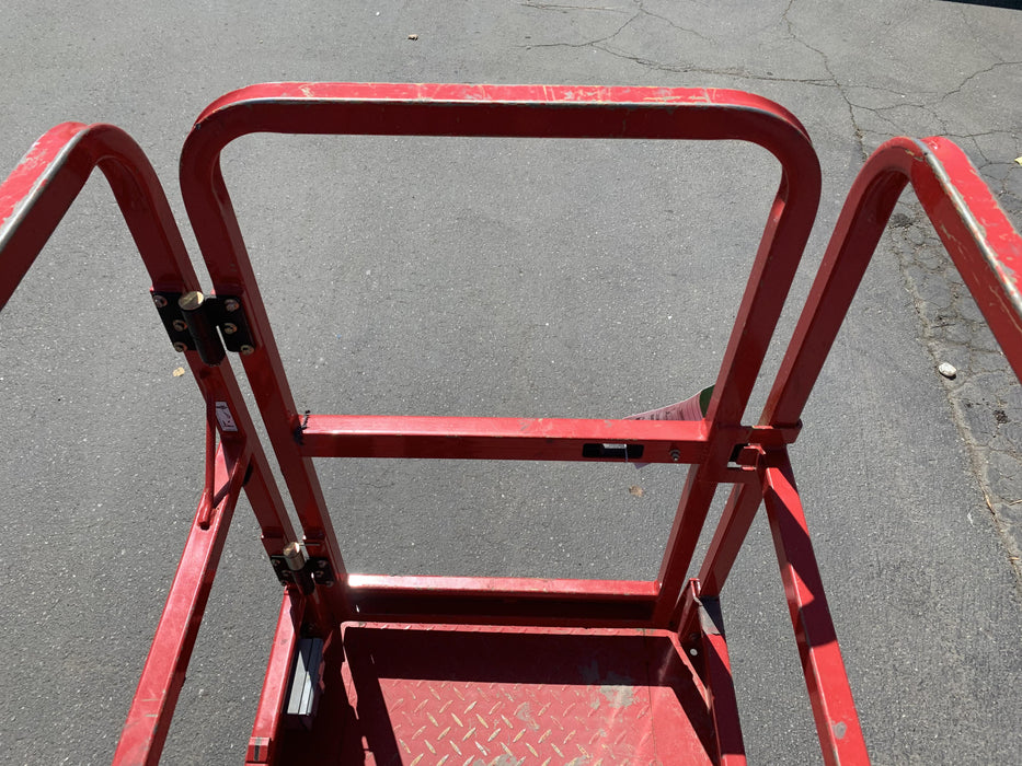 2020 MEC 1330SE Solid NM Tires, Steel Swing out Doors, LCS, Beacon, 900W Inverter