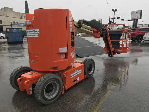 2019 JLG E300AJP