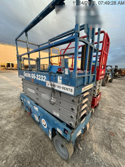 2016 Genie GS-3232 32' Narrow Scissor Lift