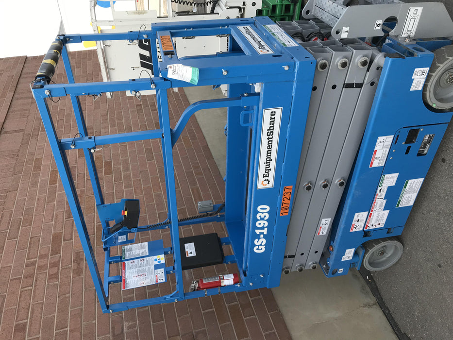 2020 Genie GS-1930 Solid Non Marking Tires, Beacon, Folding rails with half height swing gate, 800W Inverter