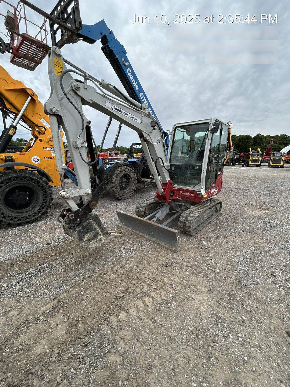 2024 TAKEUCHI TB235-2CR