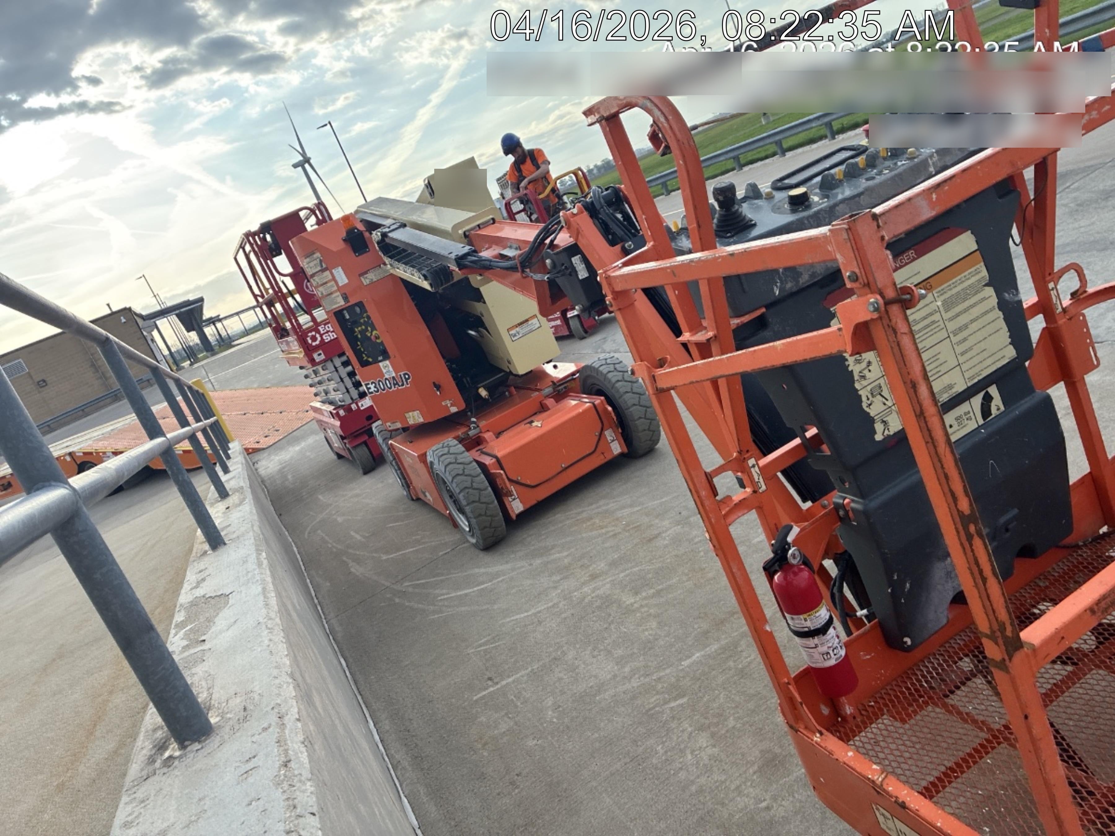 2019 JLG E300AJP