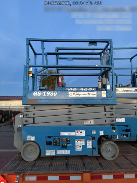2020 Genie GS-1930 Solid Non Marking Tires, Beacon, Folding rails with half height swing gate, 800W Inverter
