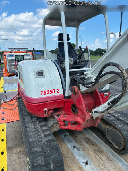 2022 TAKEUCHI TB250-2R