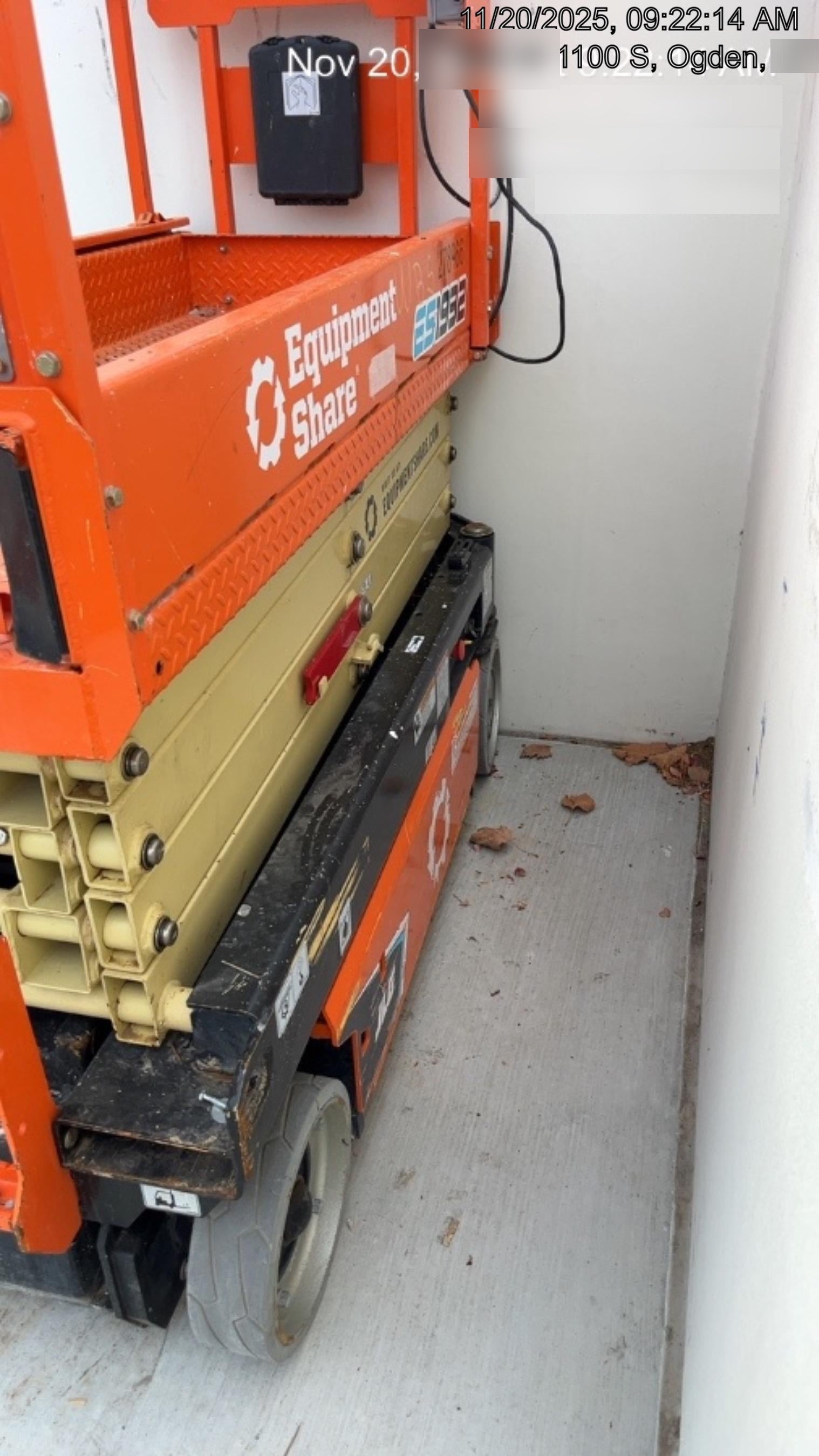 2022 JLG ES1932