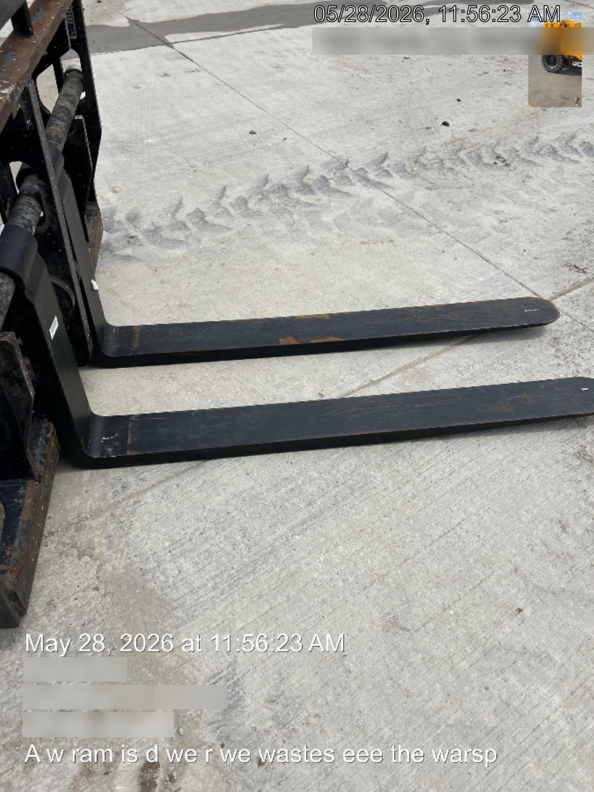 2022 JLG 1075