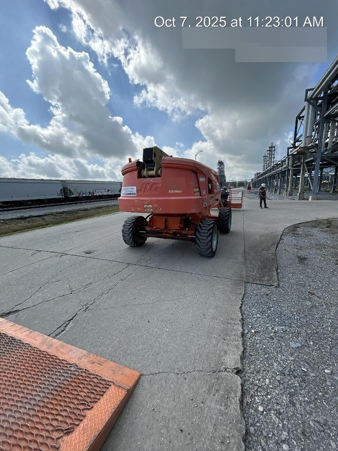 2019 JLG 660SJ