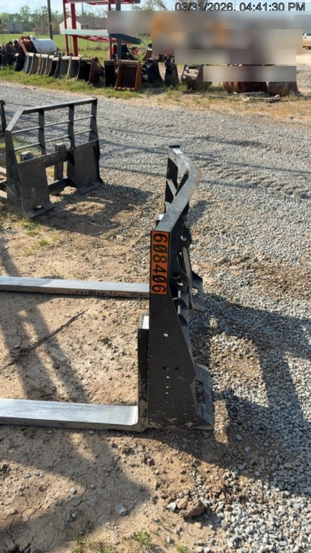 2025 ARROW MATERIAL HANDLING 72" Pallet Forks - Arrow