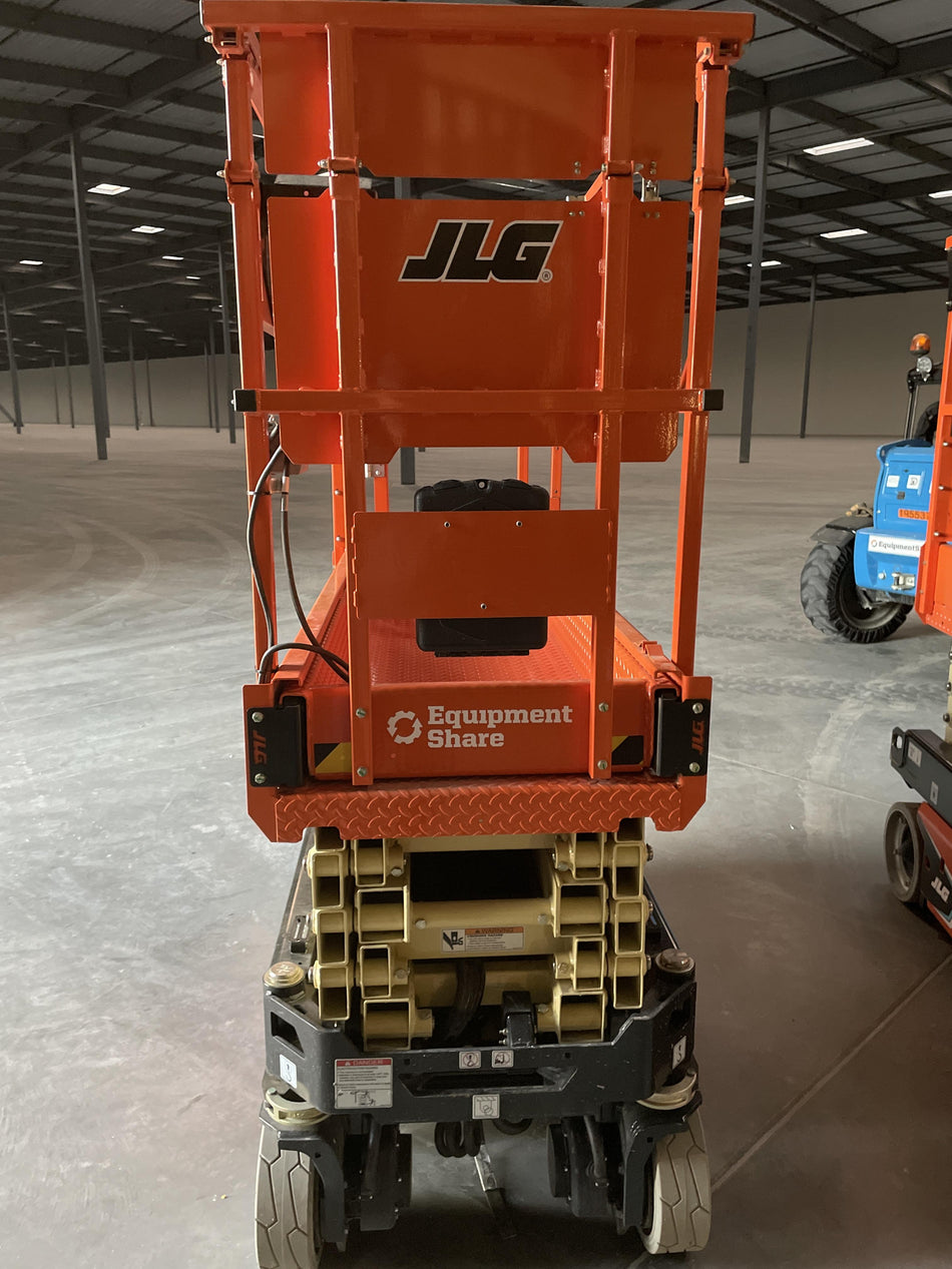 2022 JLG ES1932