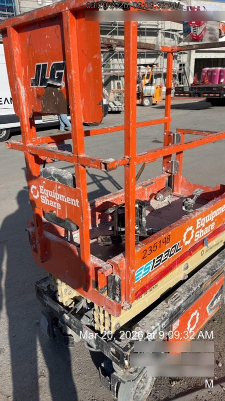 2022 JLG ES1330L