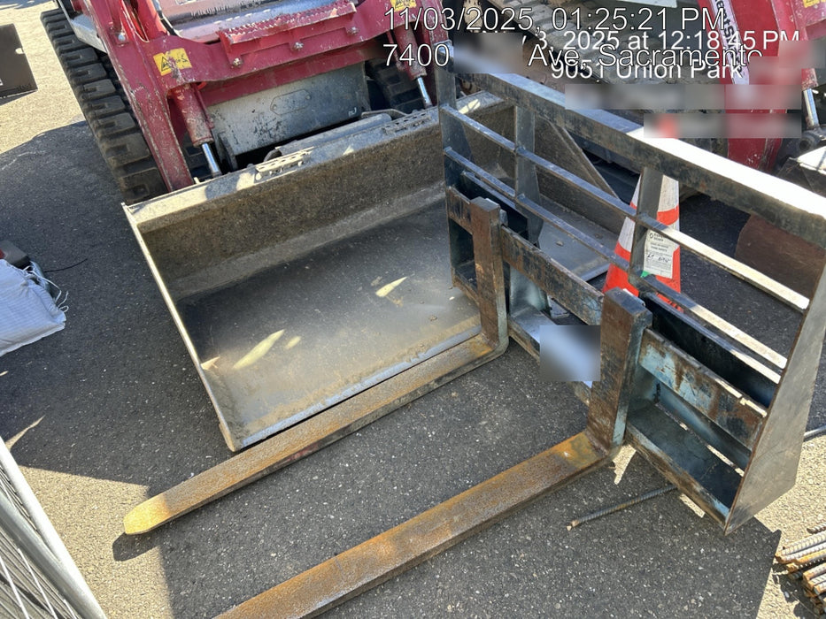 2020 ARROW MATERIAL HANDLING 60" Pallet Forks - Arrow