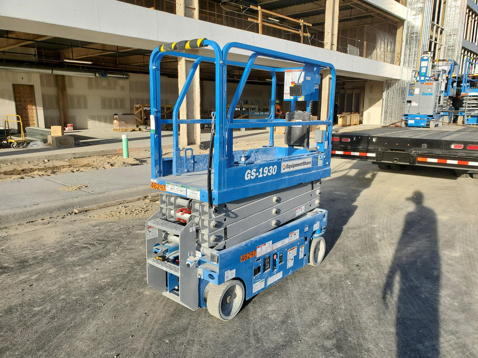 2019 Genie GS-1930 Fixed rails with chain Entry