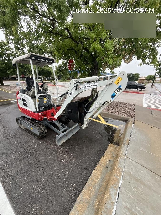 2022 TAKEUCHI TB20e