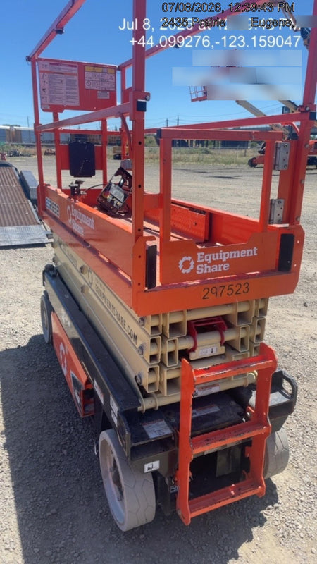 2023 JLG ES2632