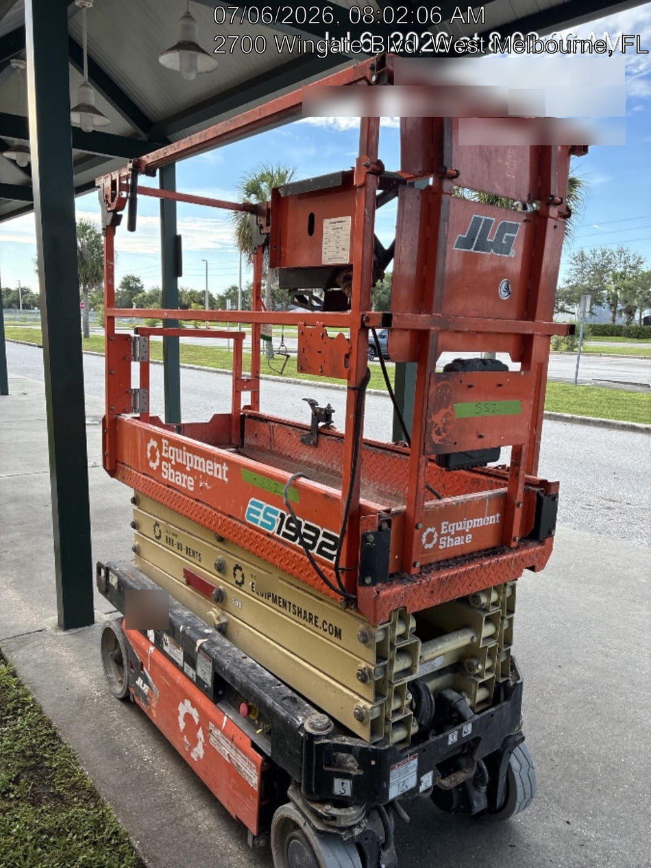 2024 JLG ES1932