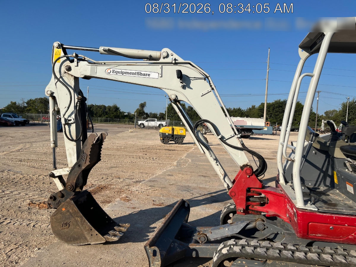 2023 TAKEUCHI TB235-2R