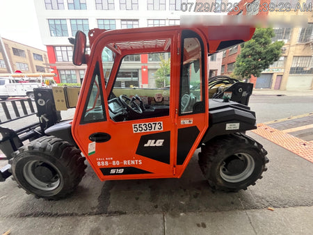 2025 JLG 519