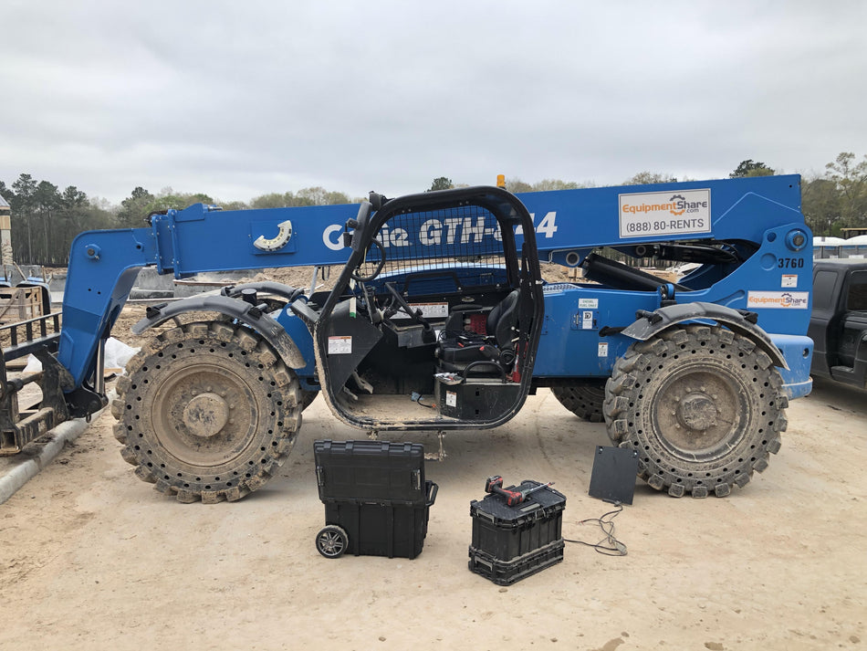 2017 GENIE GTH-844