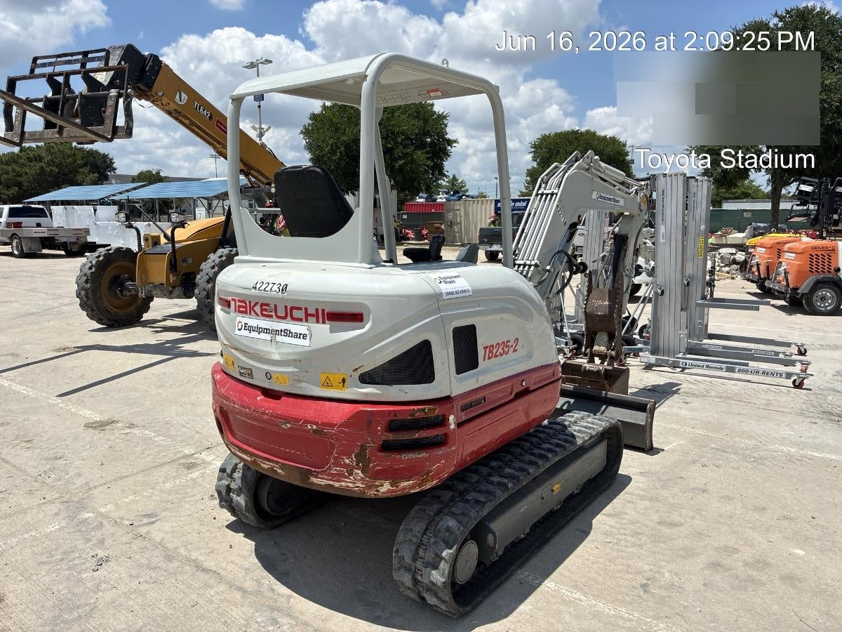 2024 TAKEUCHI TB235-2R