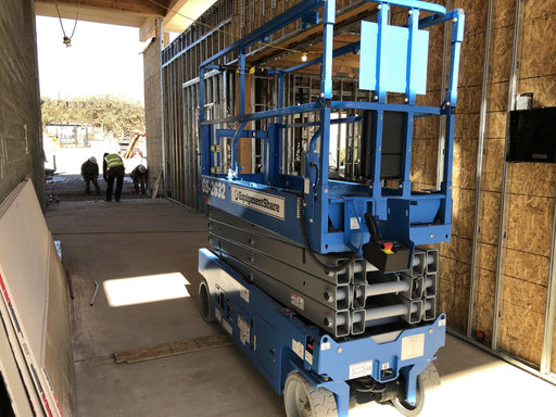 2019 Genie GS-2632 Folding rails with half height swing gate