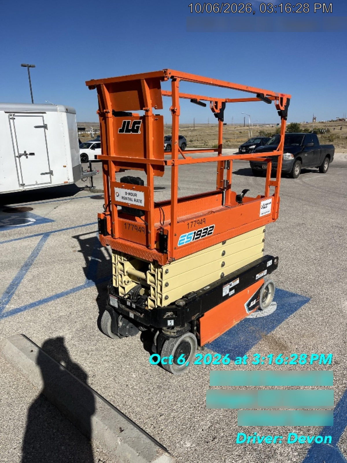 2021 JLG ES1932