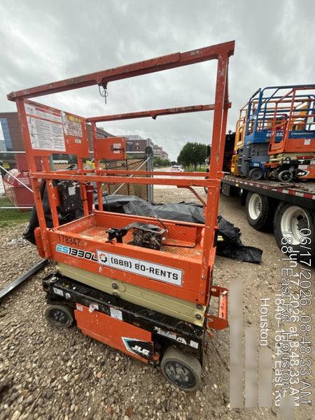 2021 JLG ES1330L