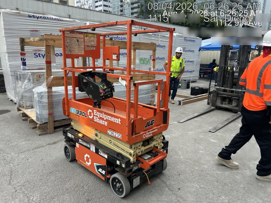 2022 JLG ES1330L