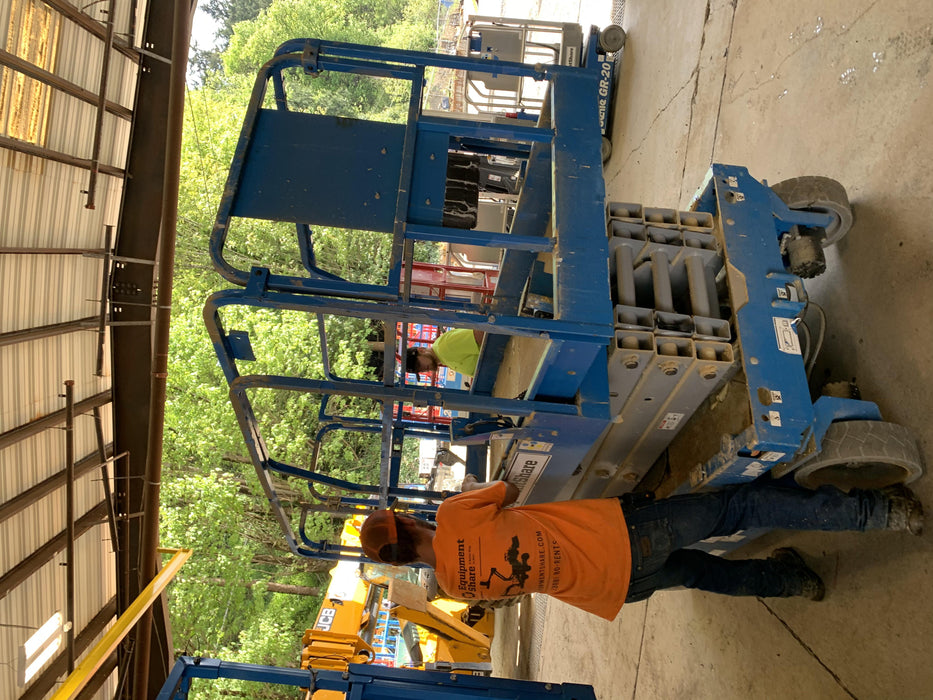 2019 Genie GS-2646 folding rails with full height swing gate, 800W Inverter