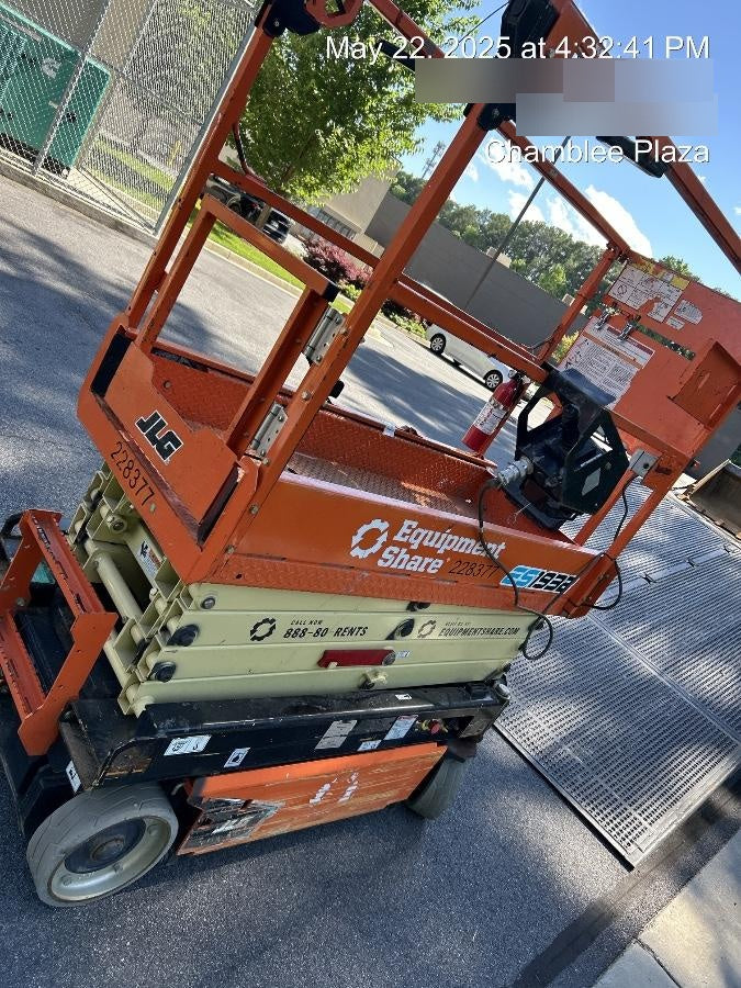 2022 JLG ES1932