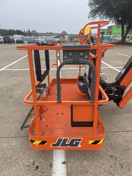 2022 JLG 660SJ