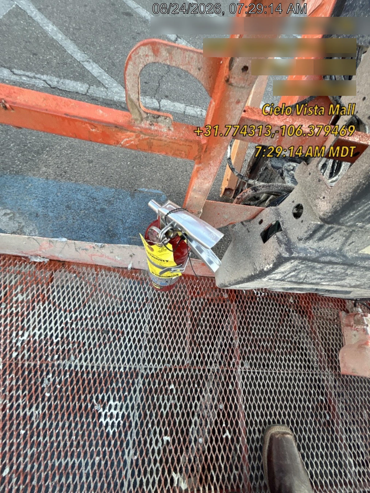 2017 JLG 660SJ