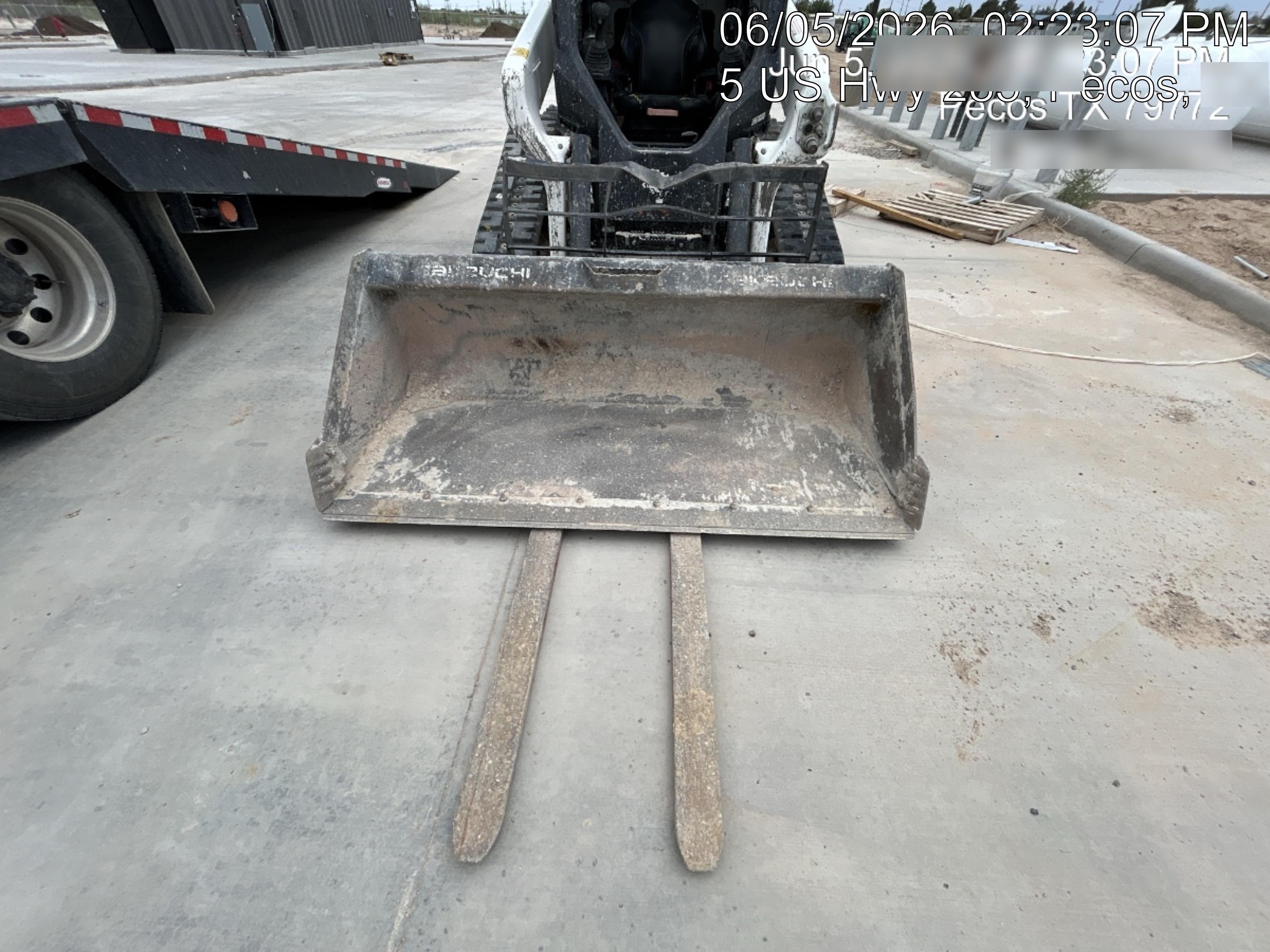 2025 ARROW MATERIAL HANDLING 24" Pallet Fork Frame