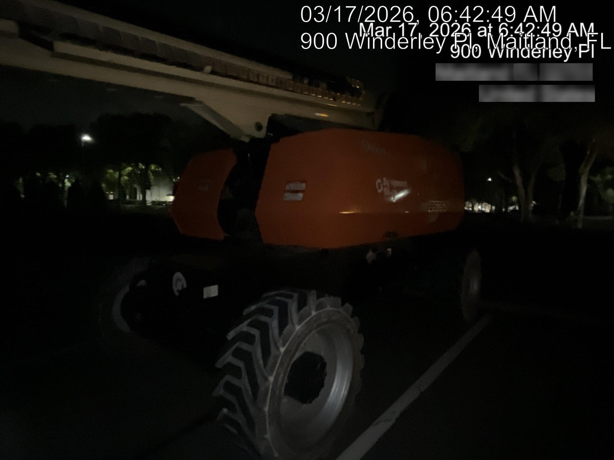 2023 JLG 860SJ