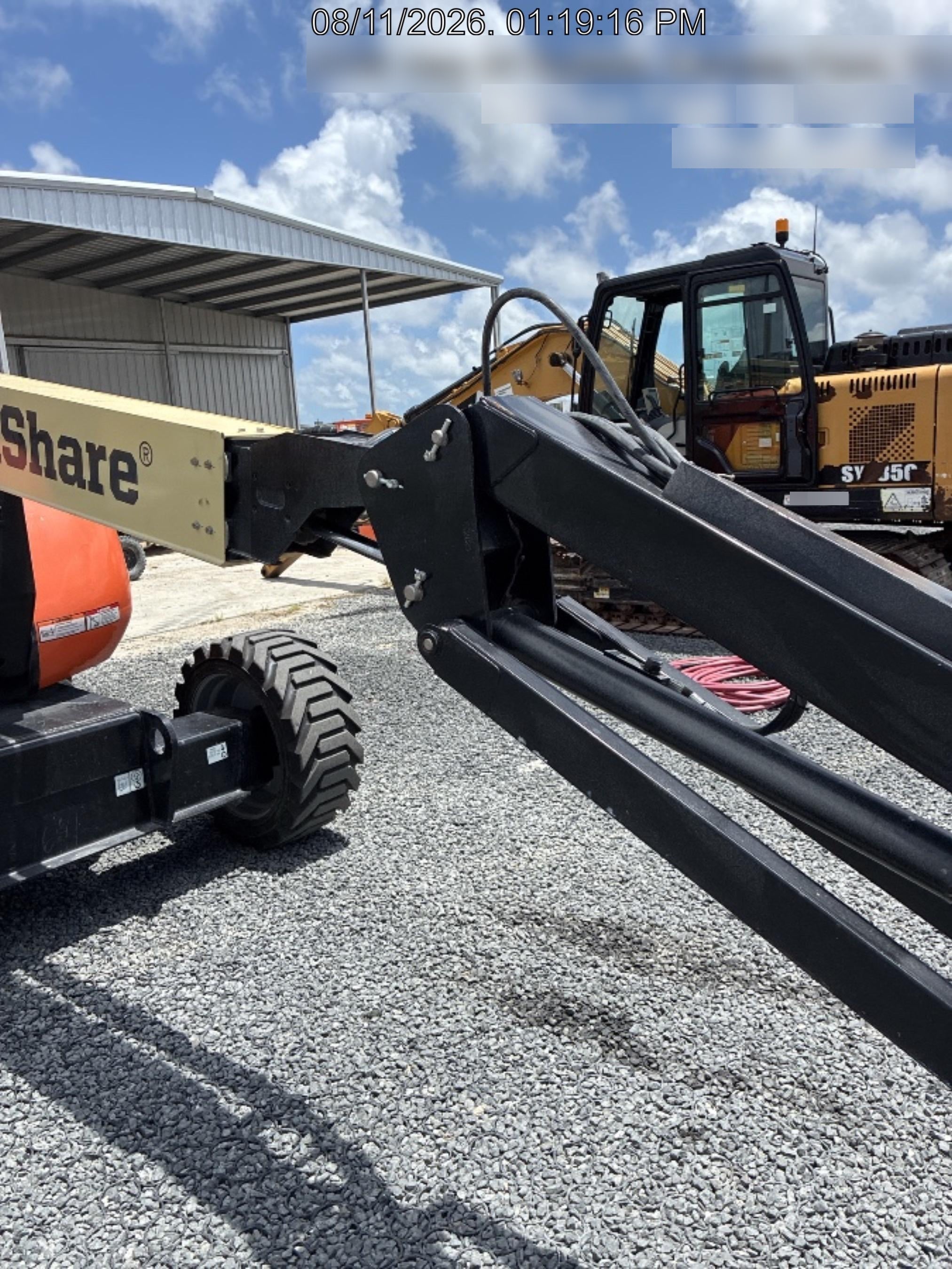 2025 JLG 600AJ