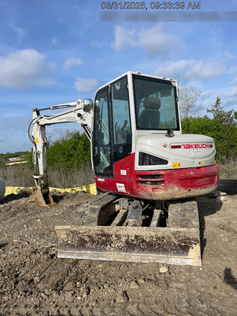 2022 TAKEUCHI TB250-2C