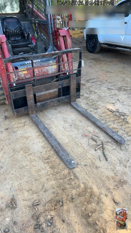 2022 ARROW MATERIAL HANDLING 60" Pallet Forks - Arrow