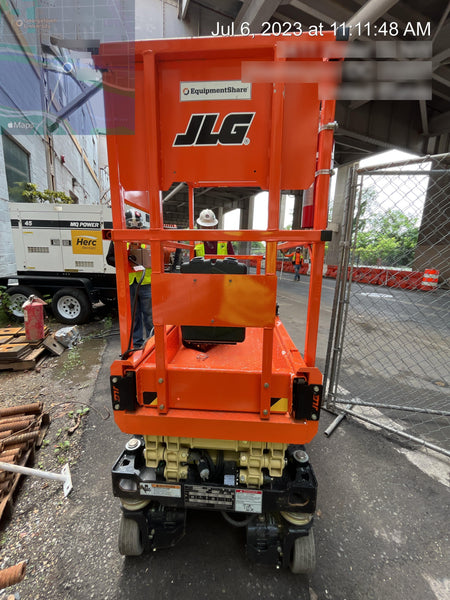 2022 JLG ES1330L