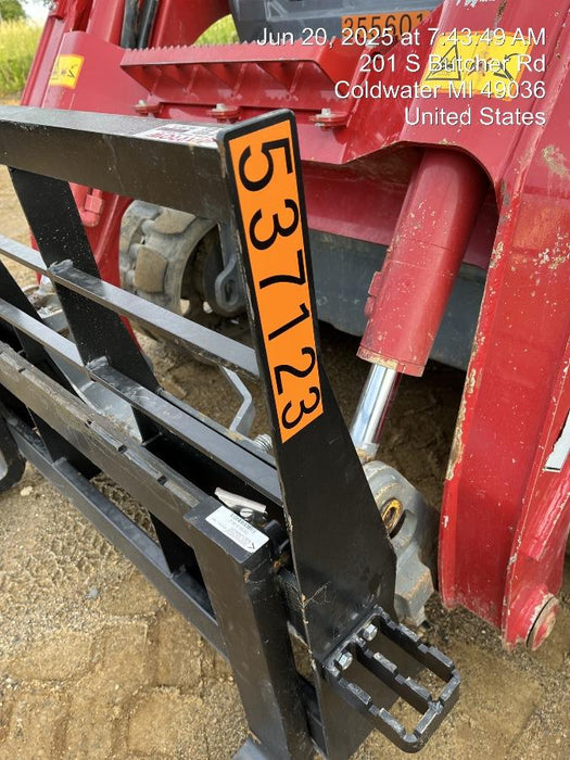 2025 ARROW MATERIAL HANDLING 48" Pallet Forks - Arrow