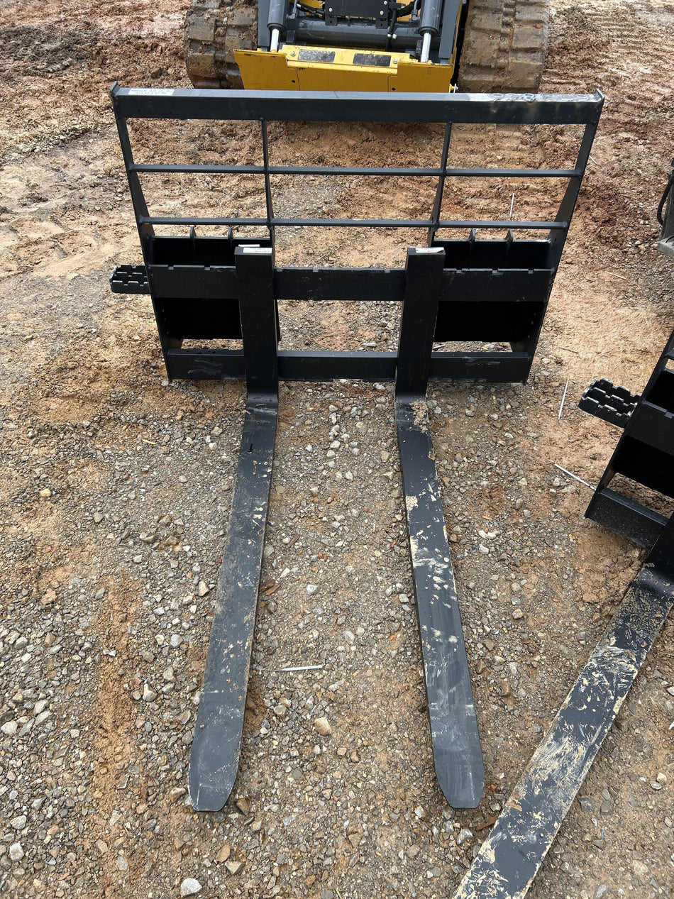 2025 ARROW MATERIAL HANDLING 48" Pallet Forks - Arrow