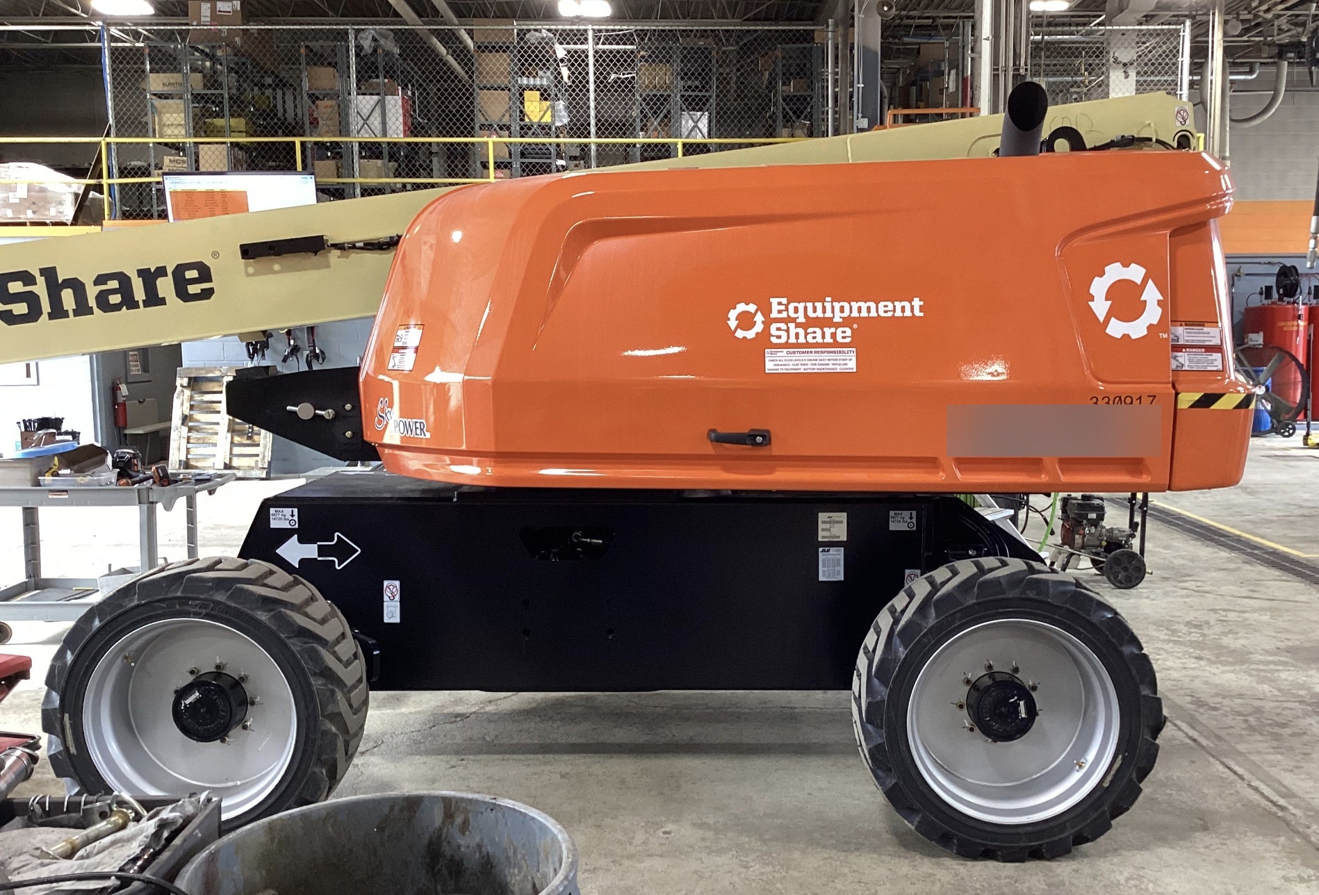 2023 JLG 660SJ