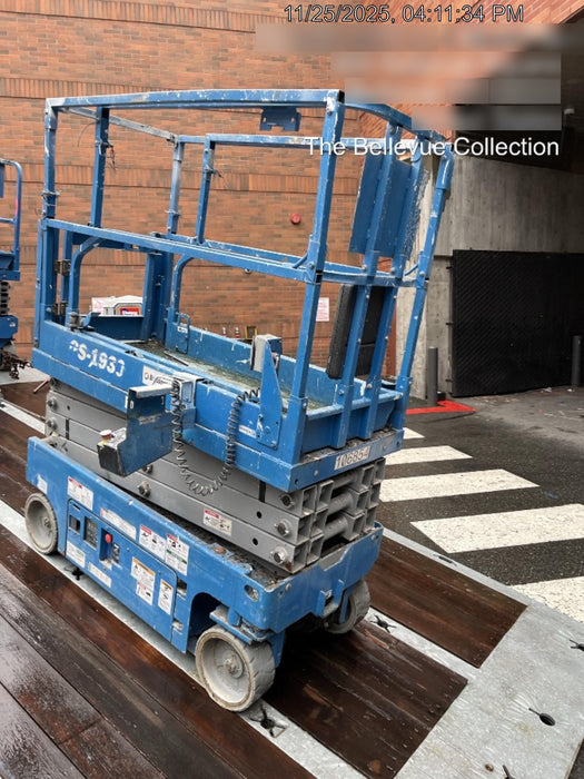 2020 Genie GS-1930 Solid Non Marking Tires, Beacon, Folding rails with half height swing gate, 800W Inverter