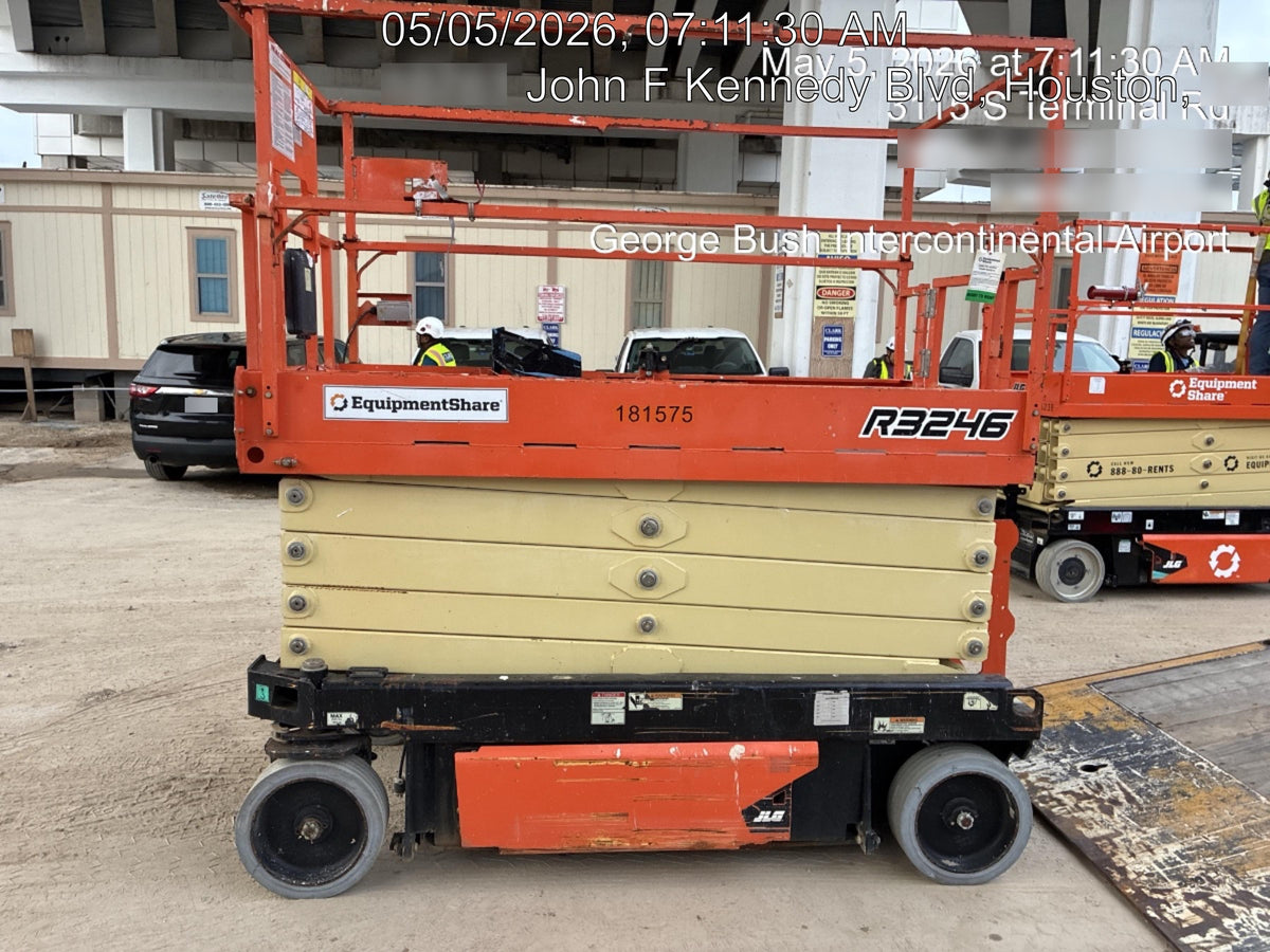 2021 JLG R3246