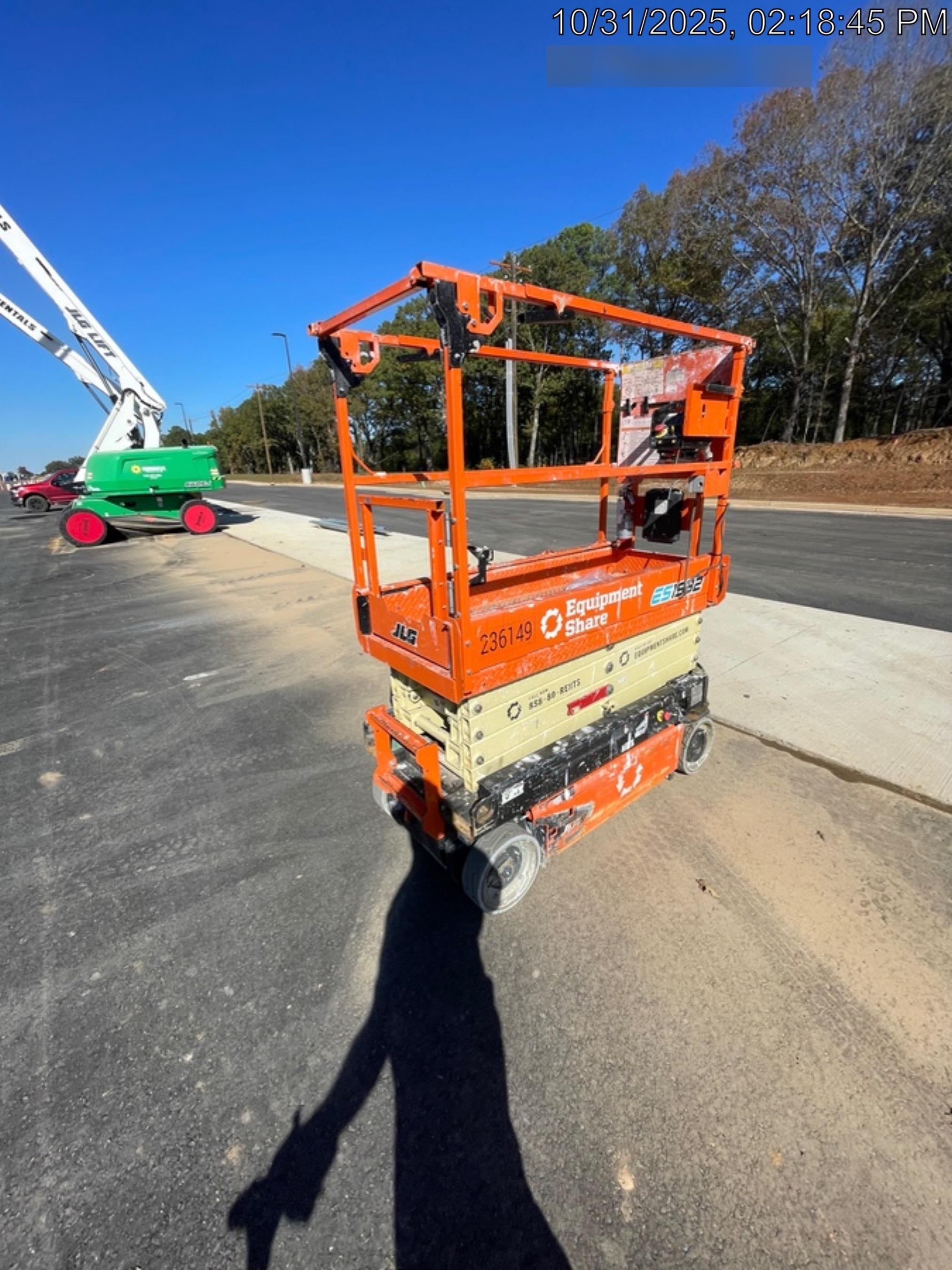 2022 JLG ES1932