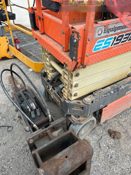 2022 JLG ES1932