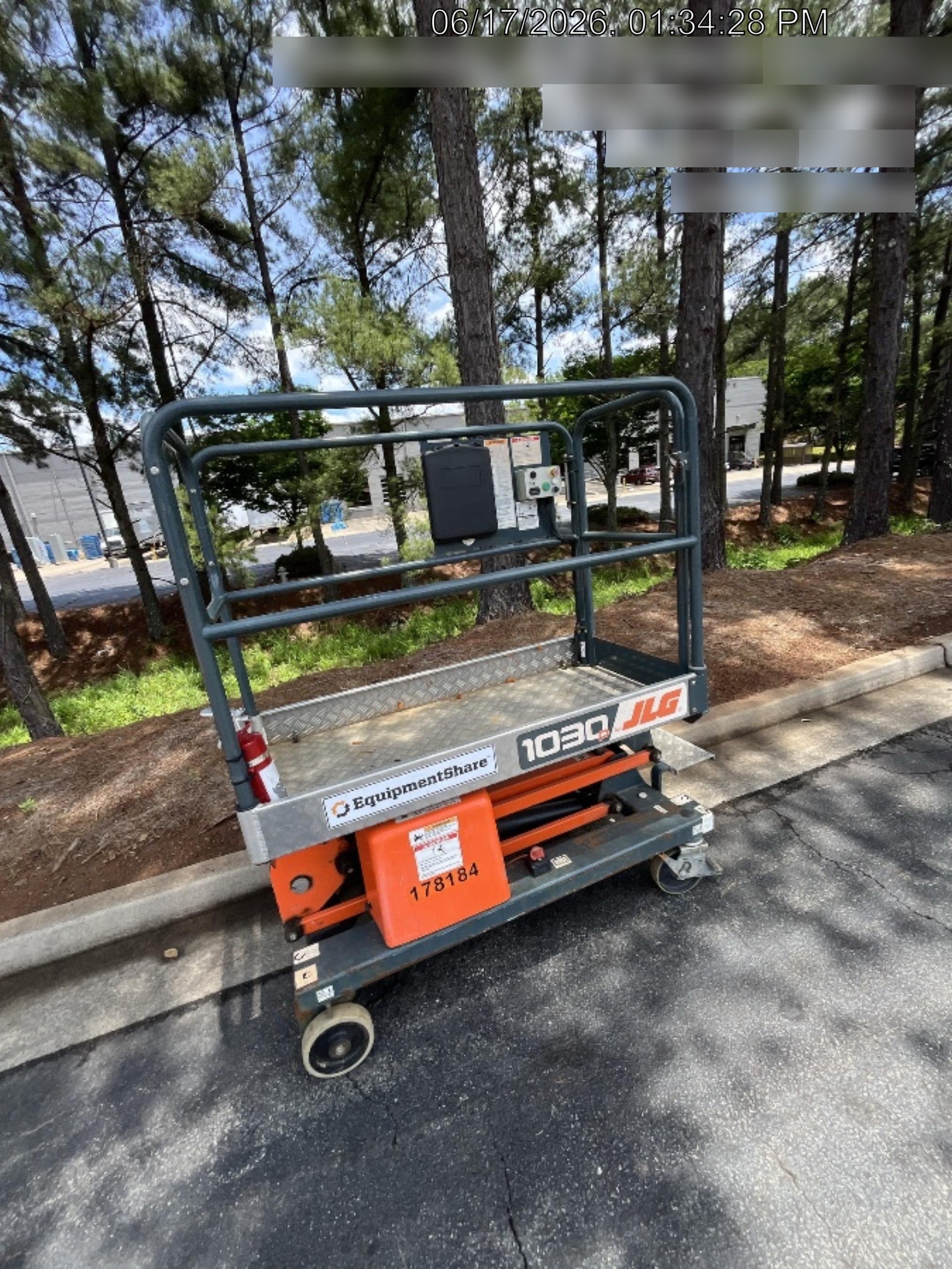 2021 JLG 1030P