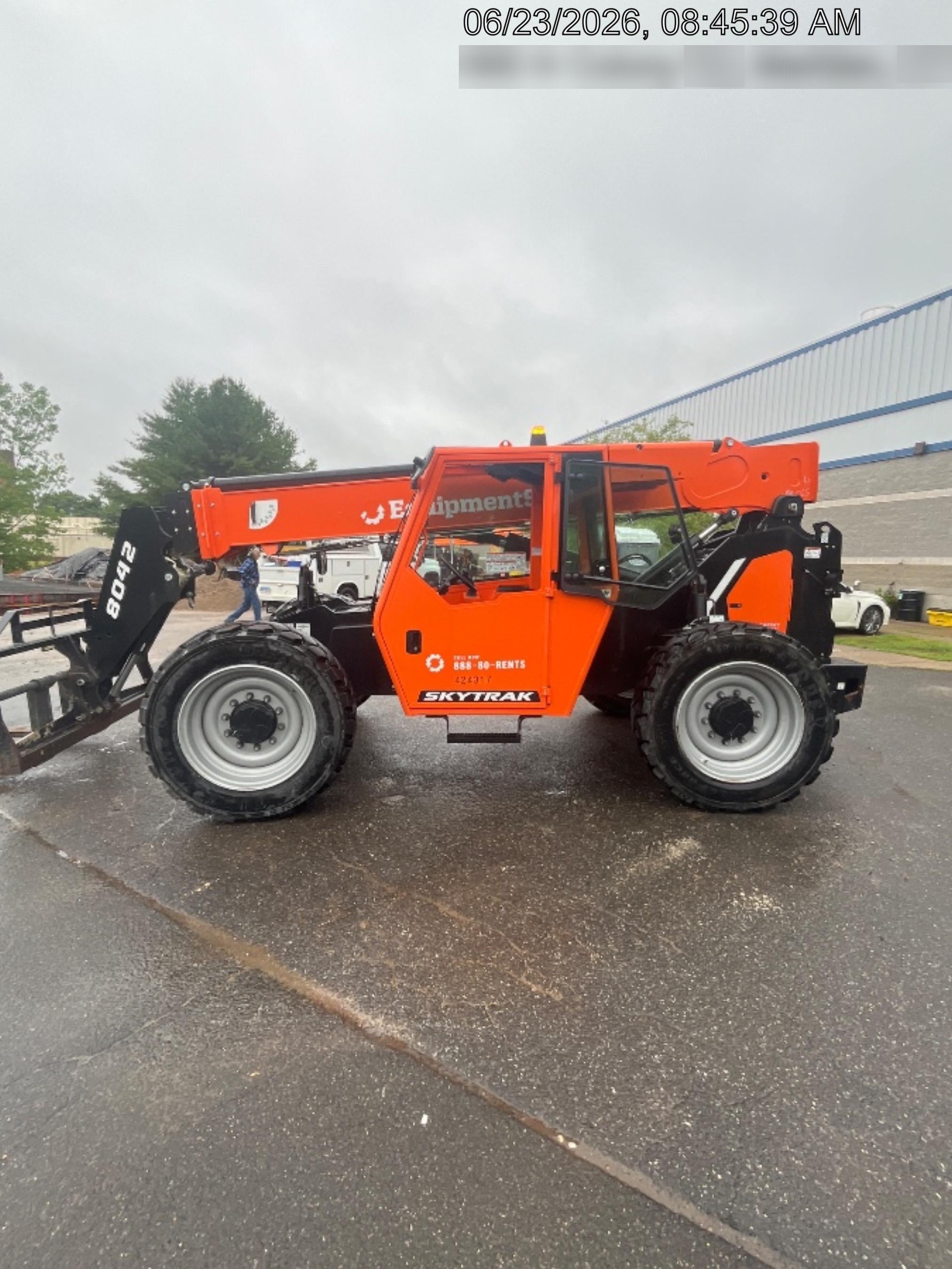 2024 SKYTRAK 8042