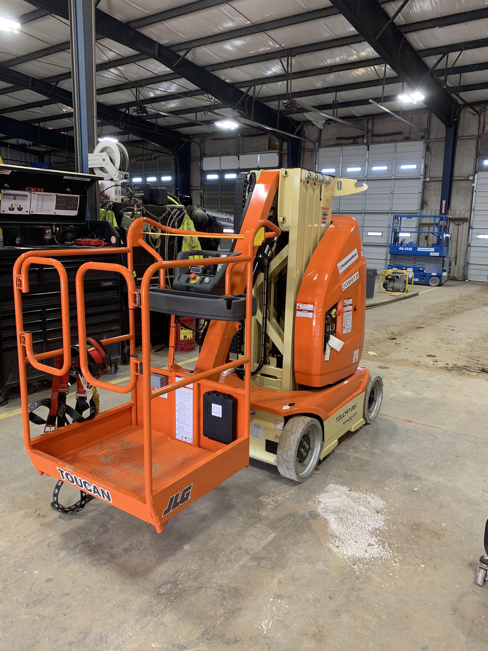2022 JLG 26E