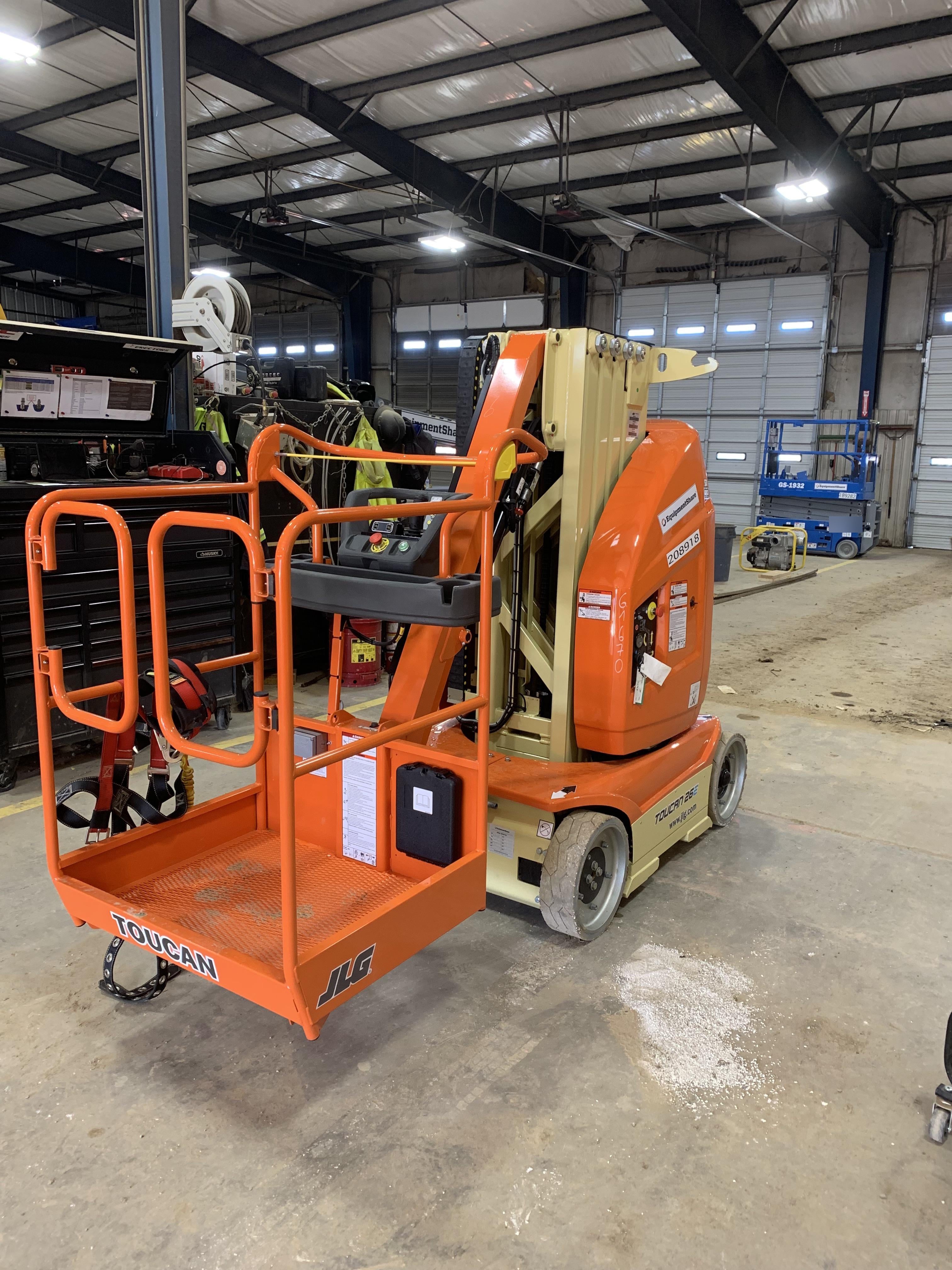 2022 JLG 26E