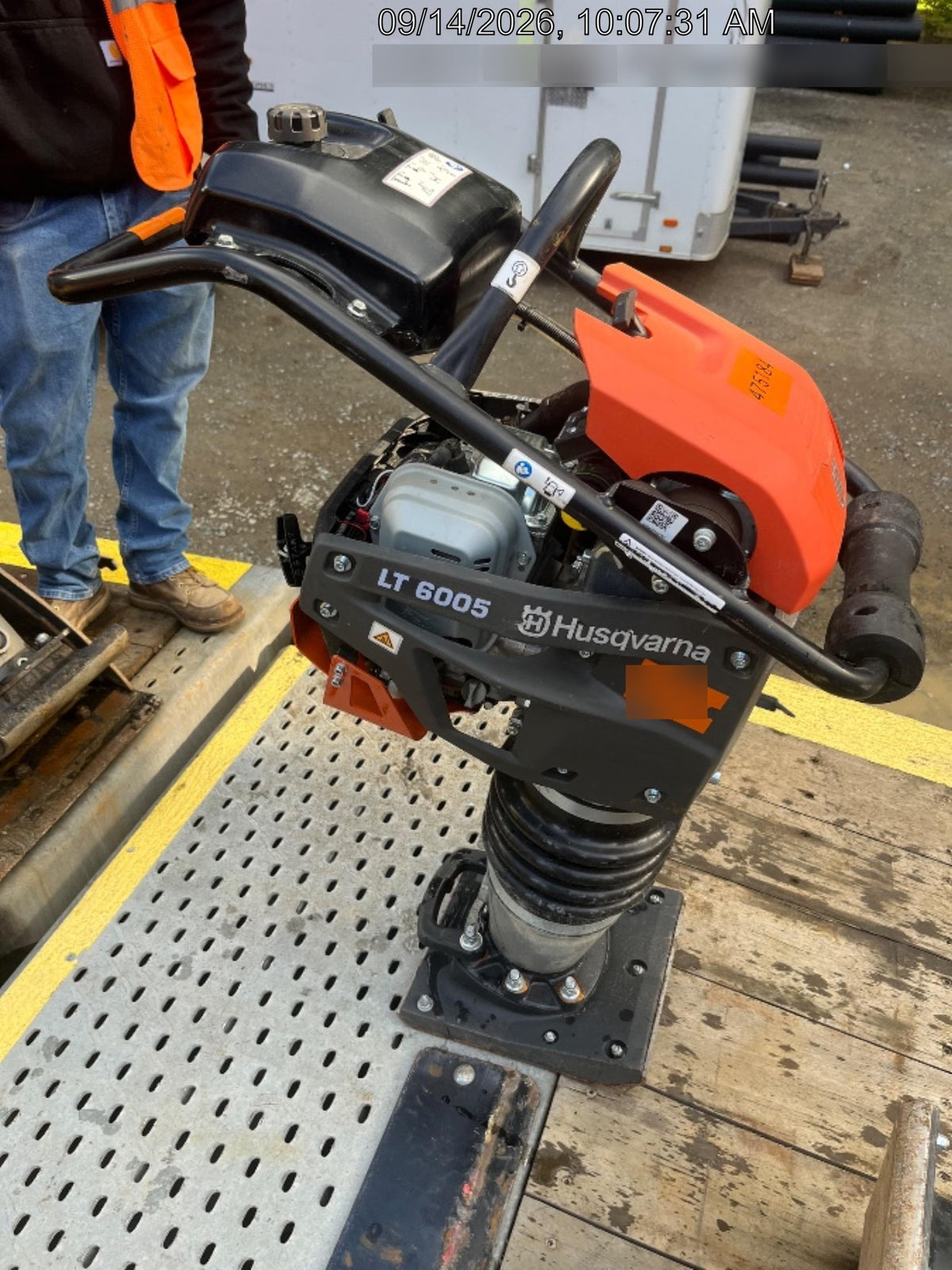 2024 HUSQVARNA LT6005